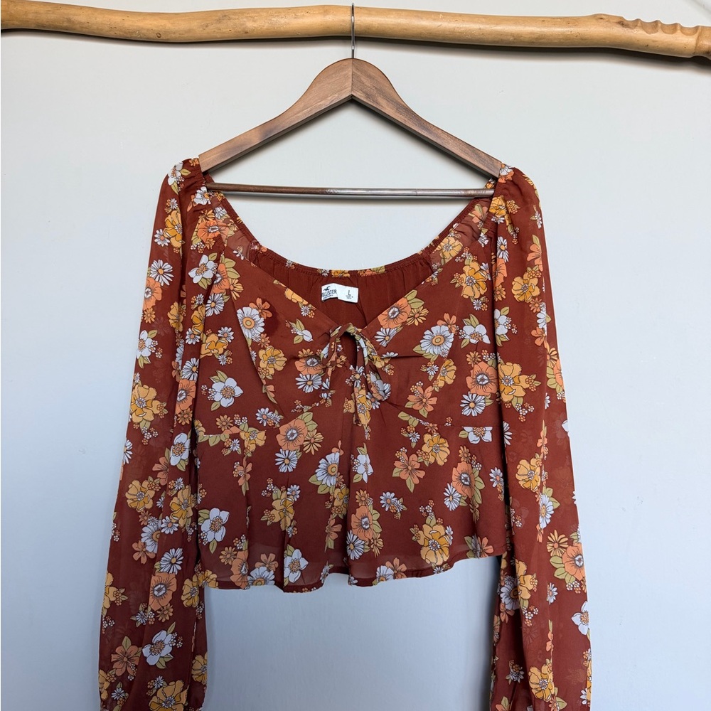 Hollister 70’s Floral Tie-Front Cropped Blouse - Picture 8 of 8